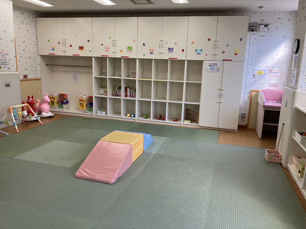 子育てひろば２（２階）