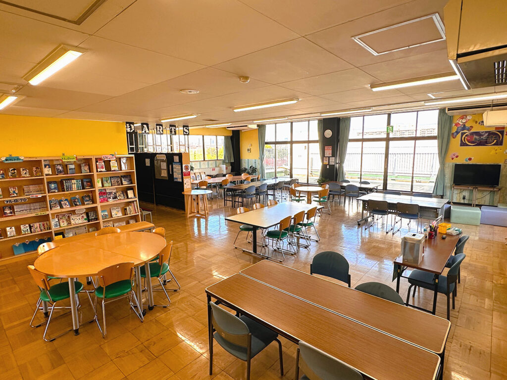 談話室（３階）