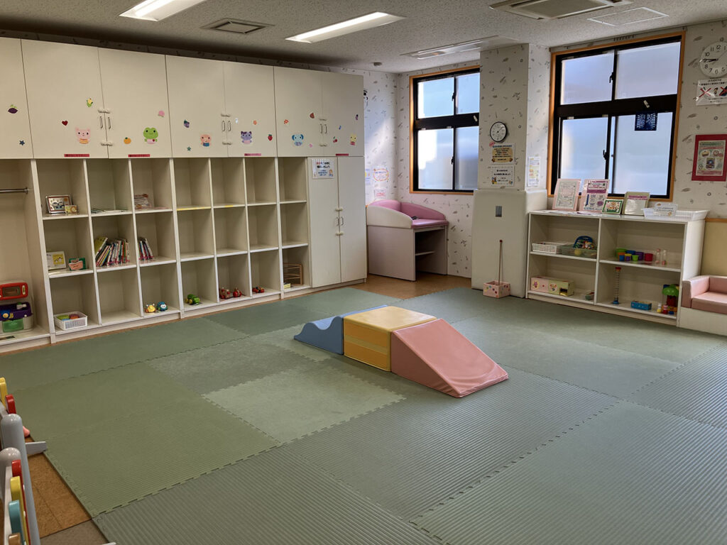 子育てひろば２（２階）